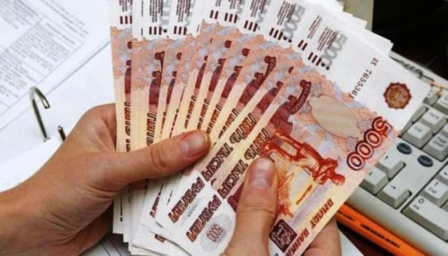 Займ денег наличными — правда ли деньги могут принести домой?