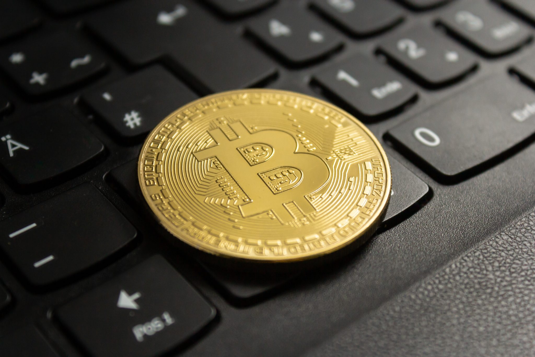Плюсы и минусы заработка в биткойнах